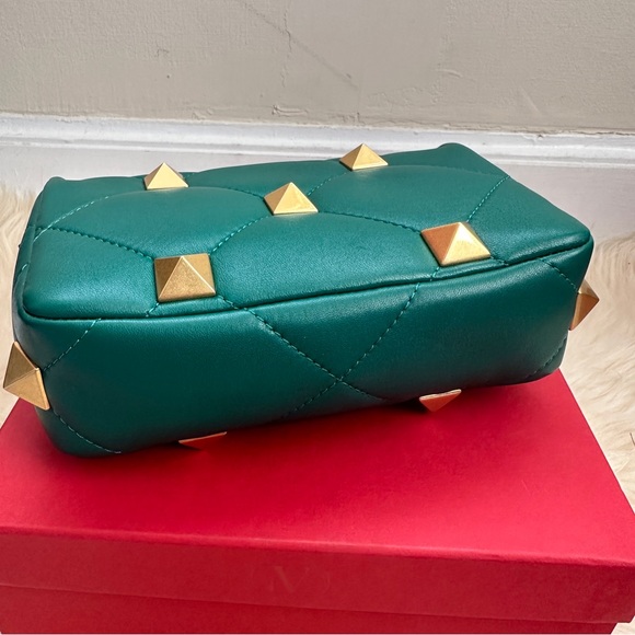 NWOT💯% Auth Valentino Garavani Small Roman Stud  Leather Bag - Picture 7 of 12